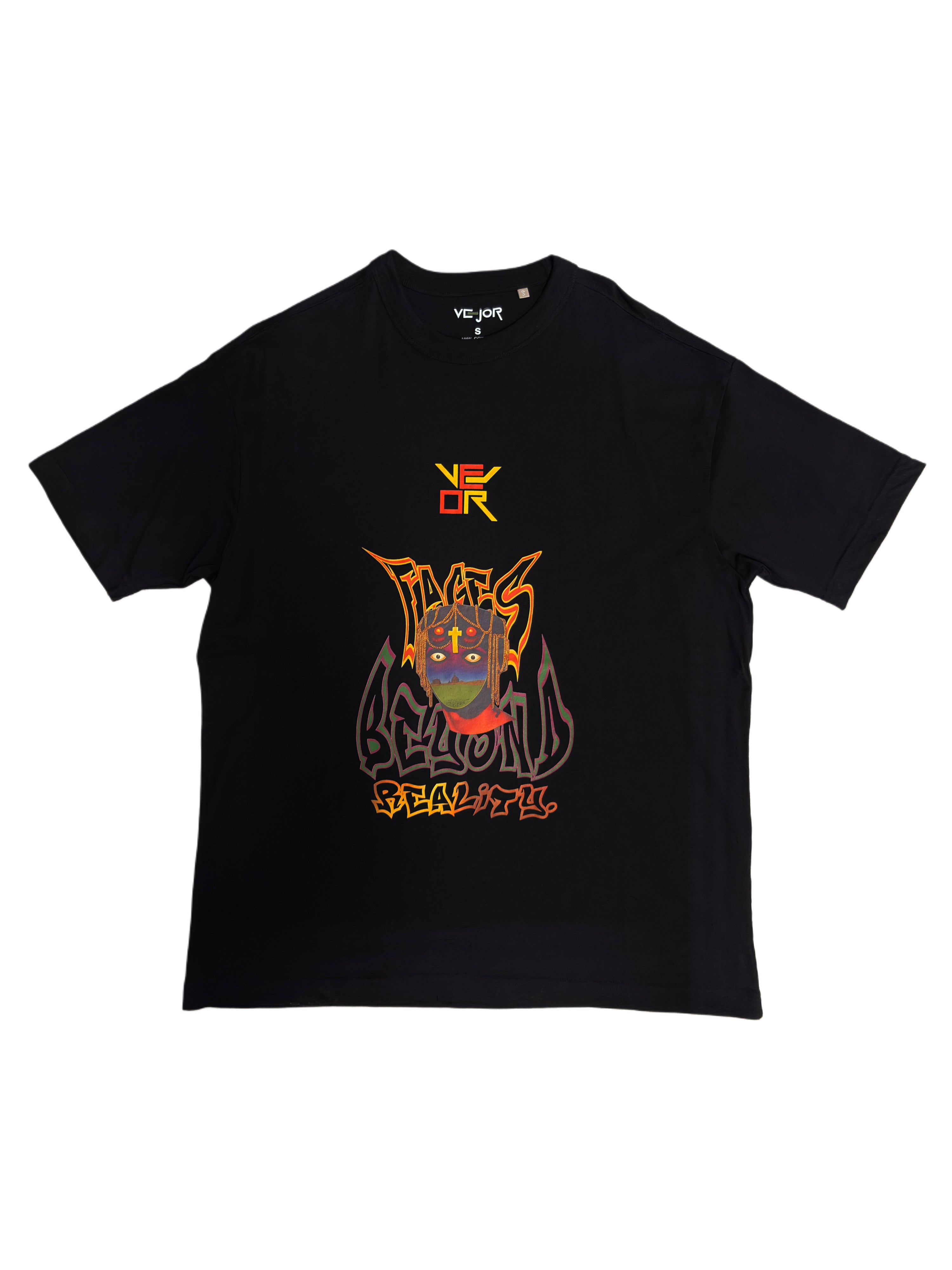 VEJOR “FACES BEYOND REALITY”Oversized Tee / 25.00 €